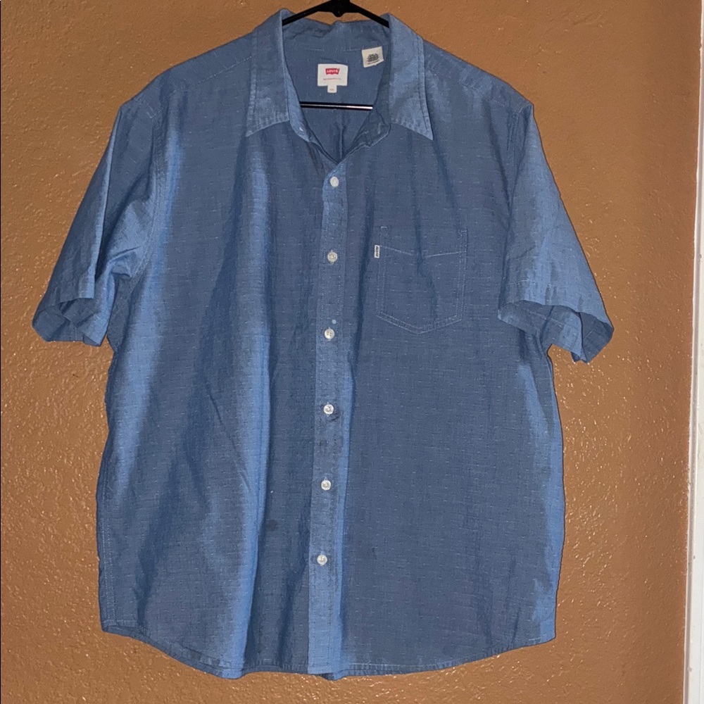 Levi's Men's Casual Short-Sleeve Button-Down Shirt in Blue